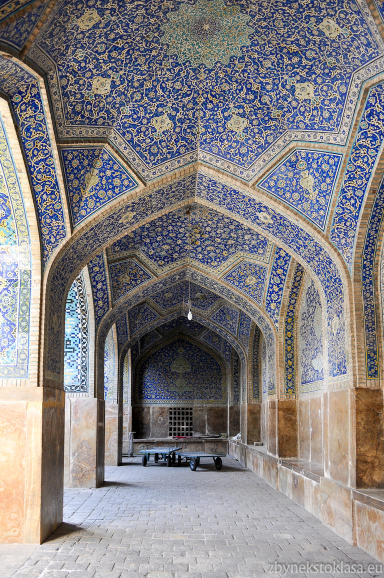 Výzdoba vnitřního nádvoří Šáhovy mešity, Esfahan